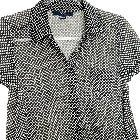 XXI Polka Dot Cropped Sheer Button Down Blouse Cap Sleeve Black White Size Small - Picture 3 of 7